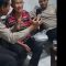 Polsek Jampangtengah, Polres Sukabumi saat melakukan pencarian saudara seorang kakek Iyud (75) yang dikabarkan tersesat selama dua pekan untuk mencari keluarganya.