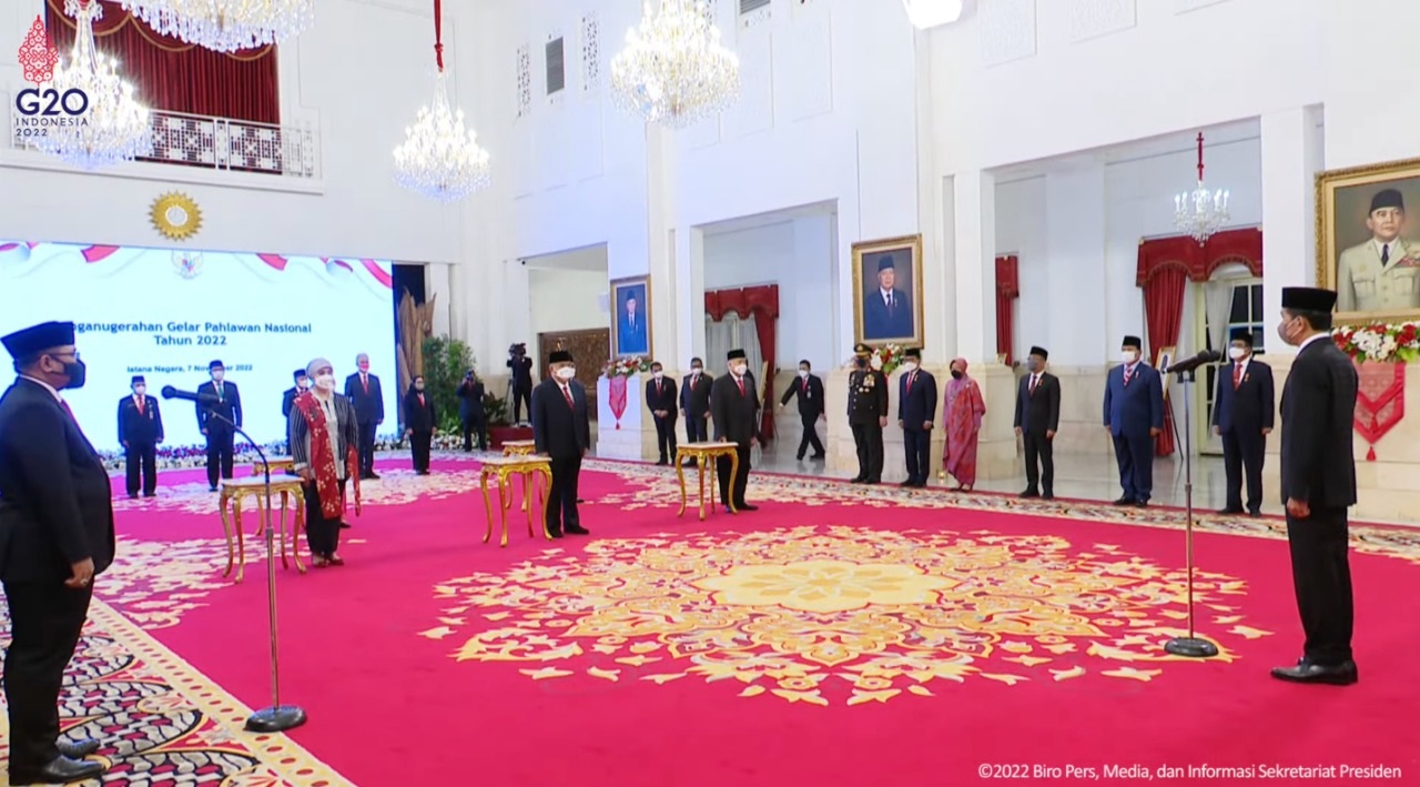 Presiden Joko Widodo anugerahkan gelar