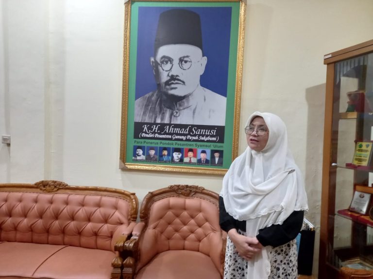Ketua Umum Yaspi Syamsul Ulum H. Neni Fauziyah saat diwawnacara