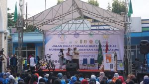 Ribuan Warga Sukabumi Jalan Sehat Semarak Muktamar Muhammadiyah dan Aisyiah Ke-48