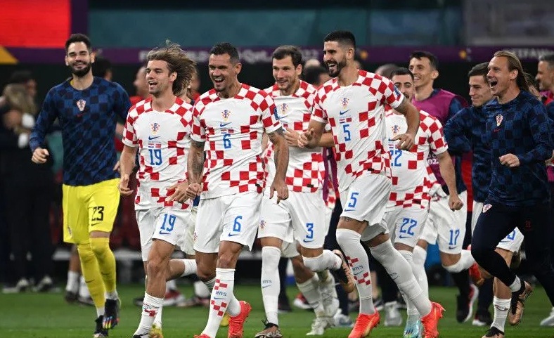 Para pemain Kroasia melakukan selebrasi