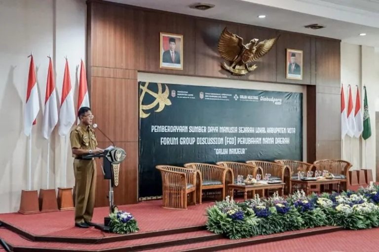 Bupati Ciamis Herdiat Sunarya