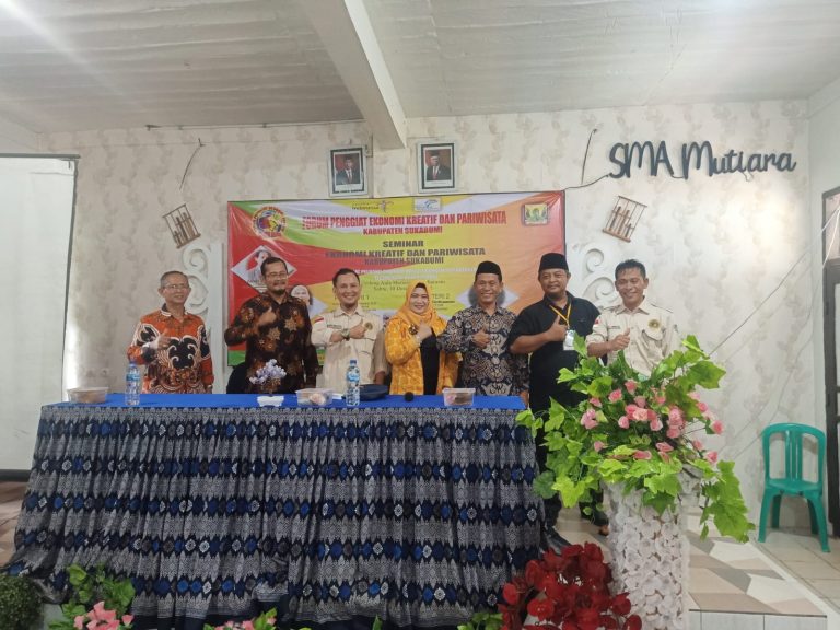 penggiat ekonomi kreatif dan pariwisata