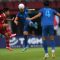 Pesepak bola Timnas Indonesia Witan Sulaeman (kiri) berebut bola dengan pesepak bola Timnas Thailand