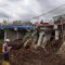 Jembatan Pamuruyan ambruk
