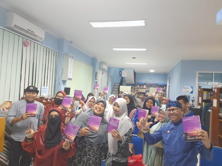 Pengagas Komunitas Perempuan Penulis (KPPS) Ratna Istiana,