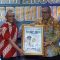 CEO Radar Bogor Grup, Hazairin Sitepu saat memberikan piala dan piagam penghargaan kepada Bupati Sukabumi,