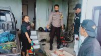Sejumlah personel Polsek Lembursitu Kota Sukabumi saat melakukan olah TKP