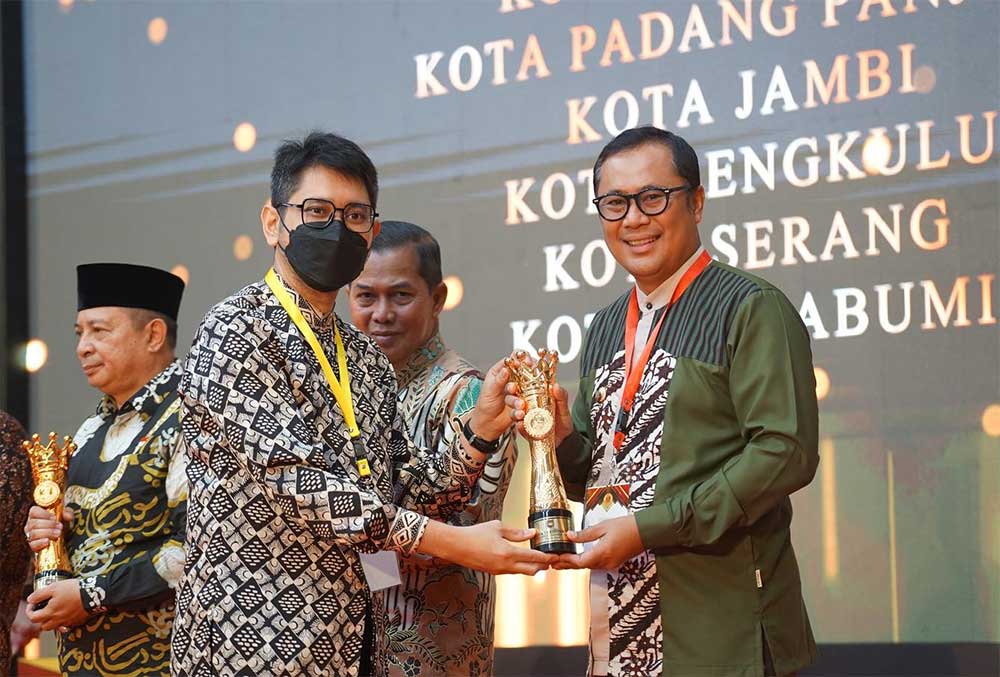 Walikota Sukabumi, Achmad Fahmi