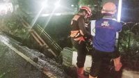 BPBD Kota Sukabumi Pasang Rambu Peringatan Longsor di Jalan Sudirman