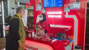 Bekali Ibadah dan Liburan ke Luar Negeri Jadi Makin Nyaman dengan Paket RoaMAX Telkomsel
