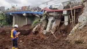 Perbaikan Jembatan Pamuruyan Cibadak Ditarget Selesai Besok, PUPR : Kondisi Masih Aman