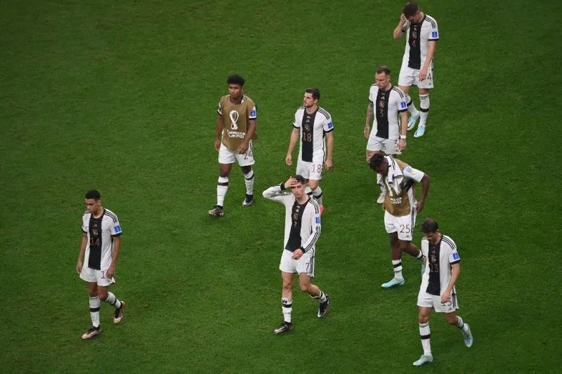 Para pemain Jerman tertunduk kecewa di