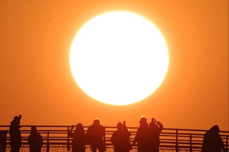 Matahari terbit pertama tahun 2023