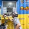 Warga mengambil dokumen kependudukan seperti