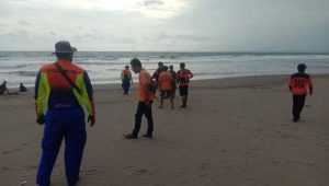 Wisatawan yang hilang Terseret di Pantai Pangandaran Belum Ditemukan, Tim SAR Lakukan Ini