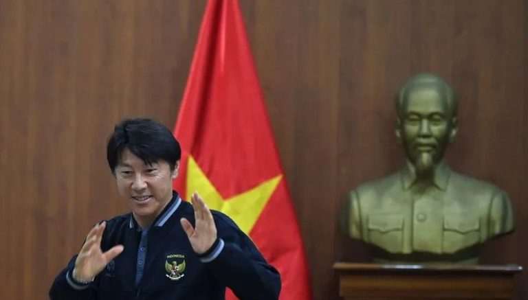 Pelatih Tim Nasional Indonesia Shin Tae-yong