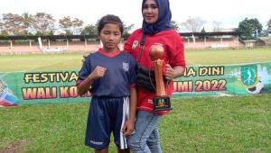 12 Kali Jebol Gawang Lawan, Ratu Siswi SDN Dewi Sartika CBM Kota Sukabumi Pemain Terbaik Bupati Cup