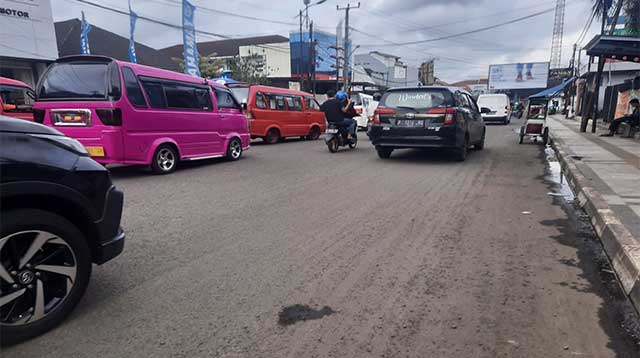 Kondisi ruas Jalan RE Martadinata