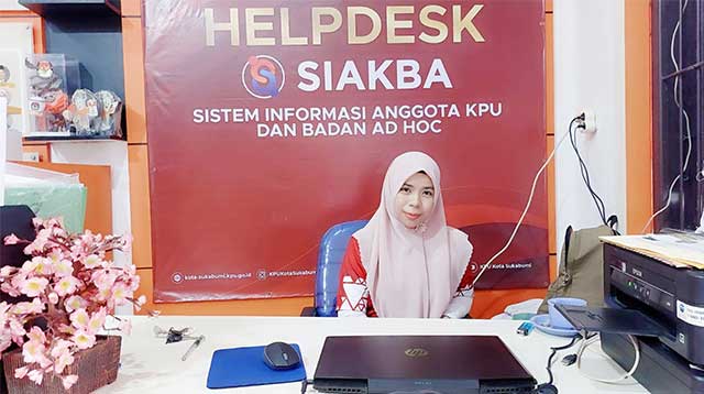 Komisioner KPU Kota Sukabumi Ratna Istianah