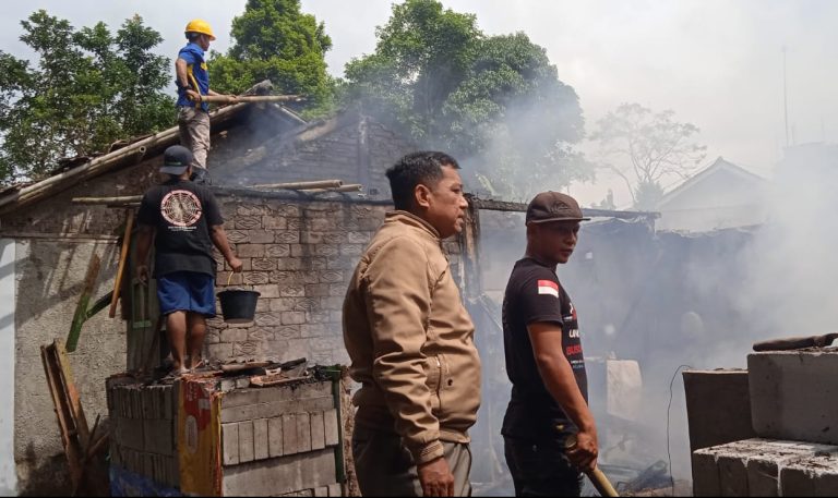 Rumah Di Caringin Sukabumi Terbakar
