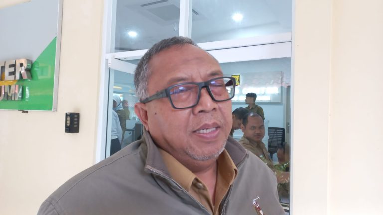 menginstruksikan