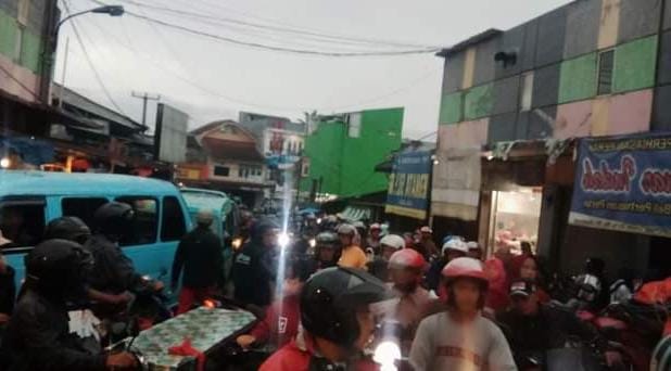 Kondisi kamcetan yang terjadi di Kecamatan Cisaat Kabupaten Sukabumi