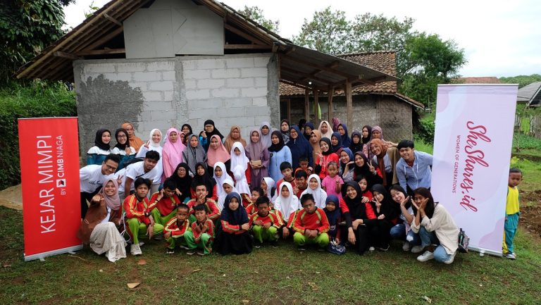 Komunitas Kejar Mimpi Sukabumi berkolaborasi dengan SheShare.id menyelenggarakan kegiatan Social