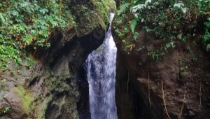 Melihat Keindahan Air terjun Way Campang Lampung