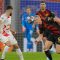 Penyerang Manchester City Erling Haaland (kanan)