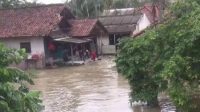 Banjir luapan Kali Ulu merendam permukiman warga di Desa Tanjungsari, Kecamatan Cikarang Utara