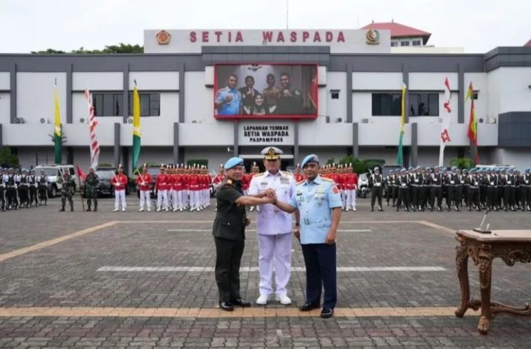 Upacara serah terima jabatan Komandan Paspampres RI di Markas Komando Paspampres