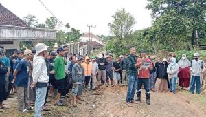 Warga Ciemas Sukabumi Protes Aktivitas Tambang Emas PT Wilton