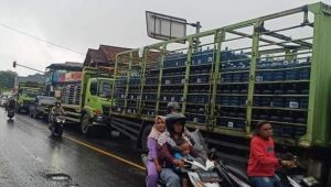 Jalan Sukabumi – Bogor Terputus Akibat Longsor, Kendaraan Dialihkan ke Tol Bocimi Via Caringin