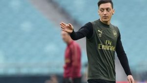 Mesut Ozil Pensiun Sebagai Pesepakbola