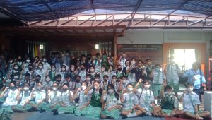Pelajar SMP Yuwati Bhakti Belajar Demokrasi ke KPU Kota Sukabumi