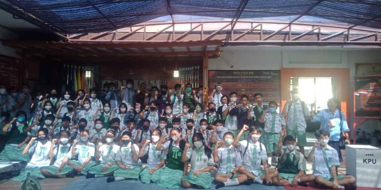 Siswa SMP Yuwati Bhakti Sukabumi