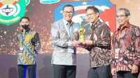 Wali Kota Sukabumi Achmad Fahmi UHC Award 2023