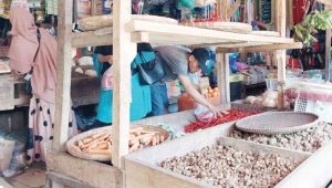 Aktivitas pedagang di Pasar Semi Modern Palabuhanratu