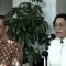 Menteri Keuangan Sri Mulyani (kanan) konferensi pers di Jakarta, Sabtu