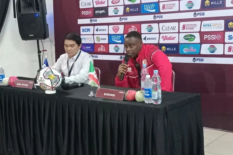 Pelatih timnas Burundi Etienne Ndayiragije