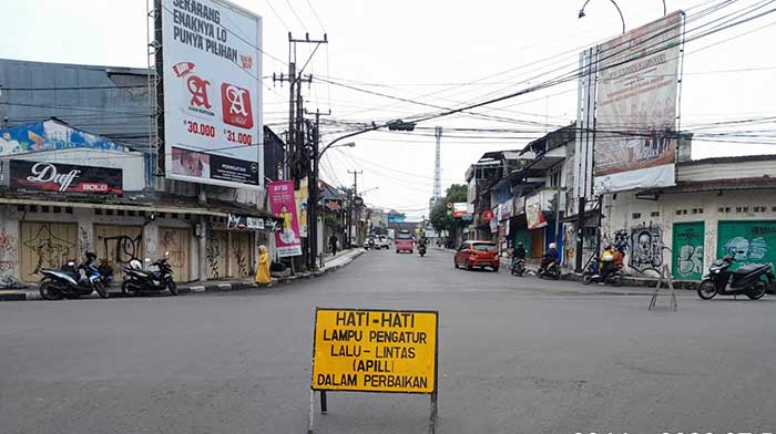 Traffic lights di Simpang Otista, Kota Sukabumi