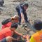Personil pengamanan pantai Kadaka Kecamatan Cikakak Kabupaten Sukabumi bersama tim Sarda Kabupaten Sukabumi, kembali melaksanakan kegiatan bersih-bersih