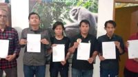 Enam orang pendaki pelaku bom asap di puncak Gunung Gede, Cianjur, Jawa Barat, membuat pernyataan dan mendapat sanksi 3 tahun tidak boleh mendaki gunung manapun di Indonesia.(TNGP)