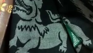 Heboh Sarung Atlas Bergambar Anjing, Produsen : Tidak Dijual Bebas