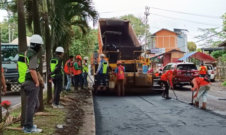 Perbaikan jalan Lingkar Selatan (lingsel) Sukabumi diminta tidak grasak grusuk