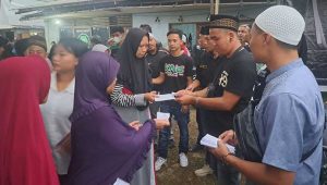 Kawasaki Ninja Club Sukabumi Santuni Jompo dan Sunatan Massal