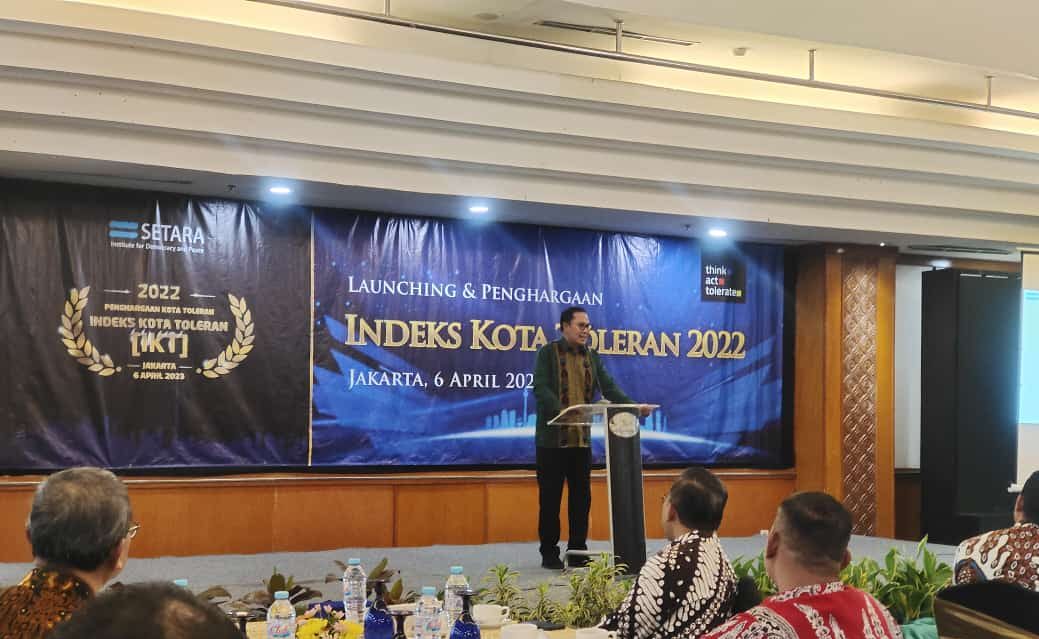 SAMBUTAN : Walikota Sukabumi Achmad Fahmi pada saat memberikan sambutan