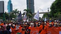 Mulai dari rekayasa lalu lintas hingga menurunkan ribuan personel Polri amankan May Day. -Bambang Dwi Atmodjo-