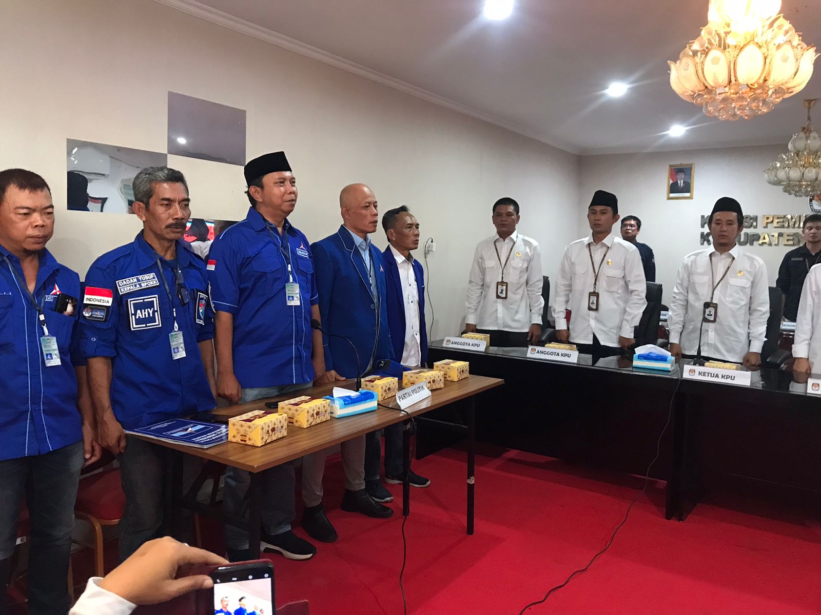 Partai Demokrat Kabupaten Sukabumi pada saat melakukan pengajuan pendaftaran Bacaleg ke KPUD Kabupaten Sukabumi.